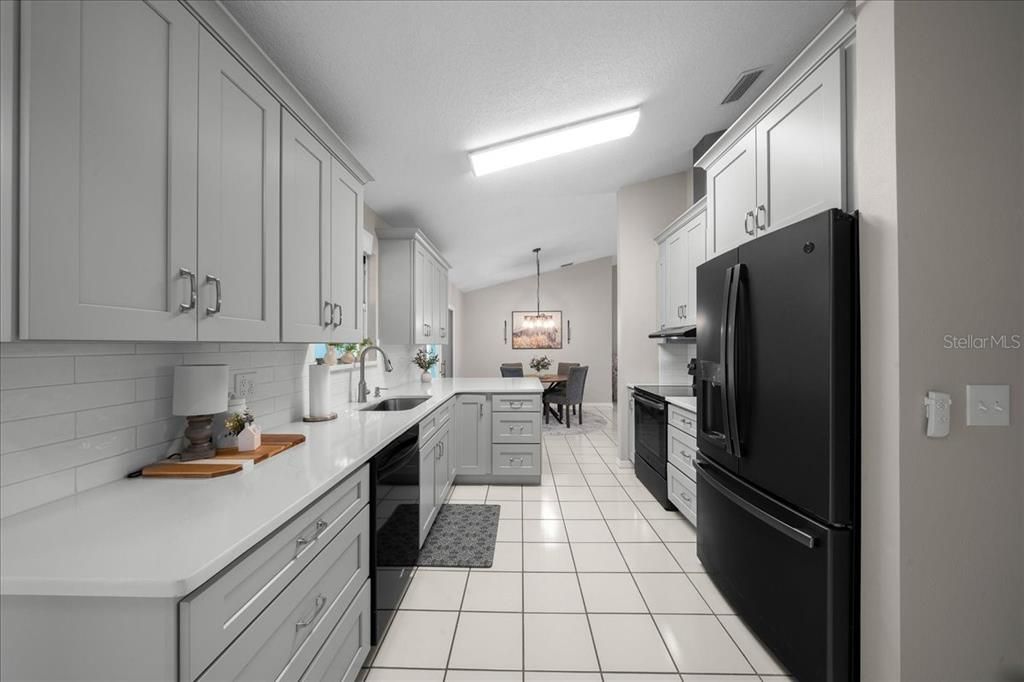 For Sale: $229,900 (3 beds, 2 baths, 1524 Square Feet)