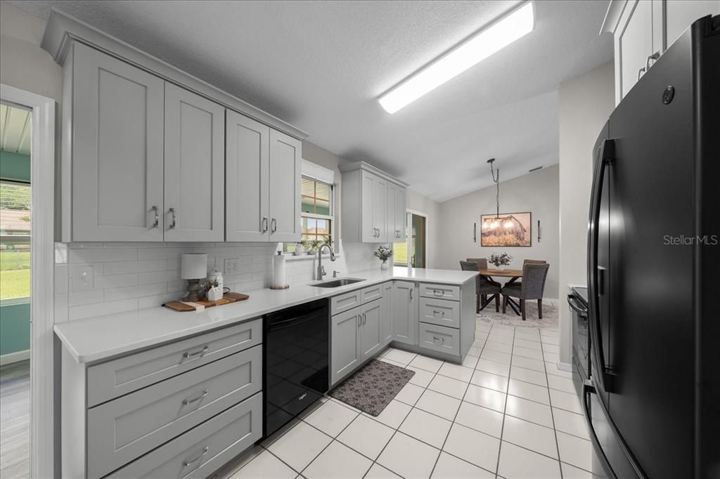 For Sale: $229,900 (3 beds, 2 baths, 1524 Square Feet)