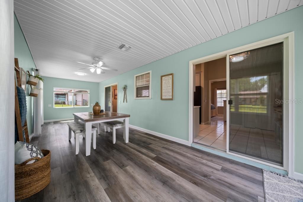 For Sale: $229,900 (3 beds, 2 baths, 1524 Square Feet)