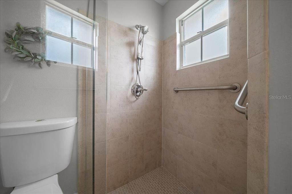 For Sale: $229,900 (3 beds, 2 baths, 1524 Square Feet)