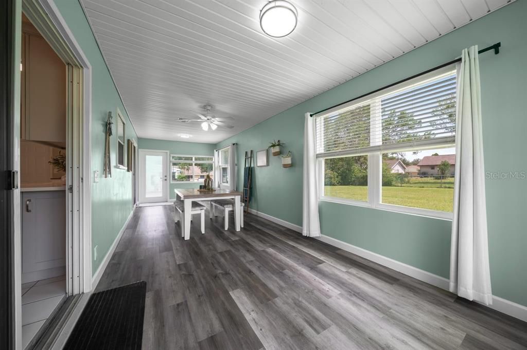 For Sale: $229,900 (3 beds, 2 baths, 1524 Square Feet)