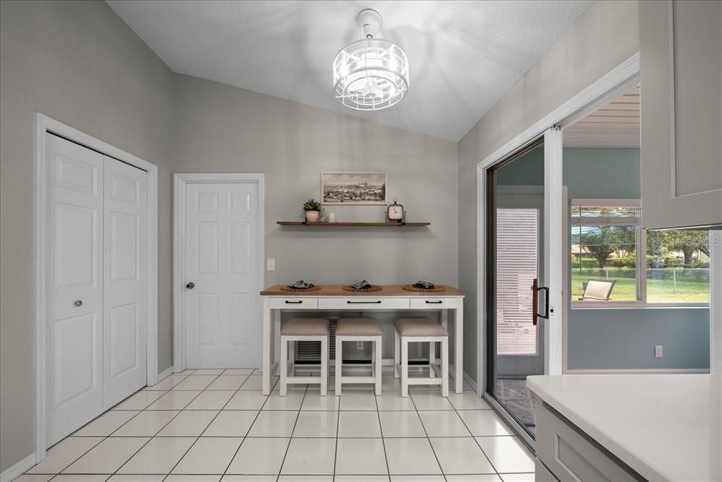 For Sale: $229,900 (3 beds, 2 baths, 1524 Square Feet)