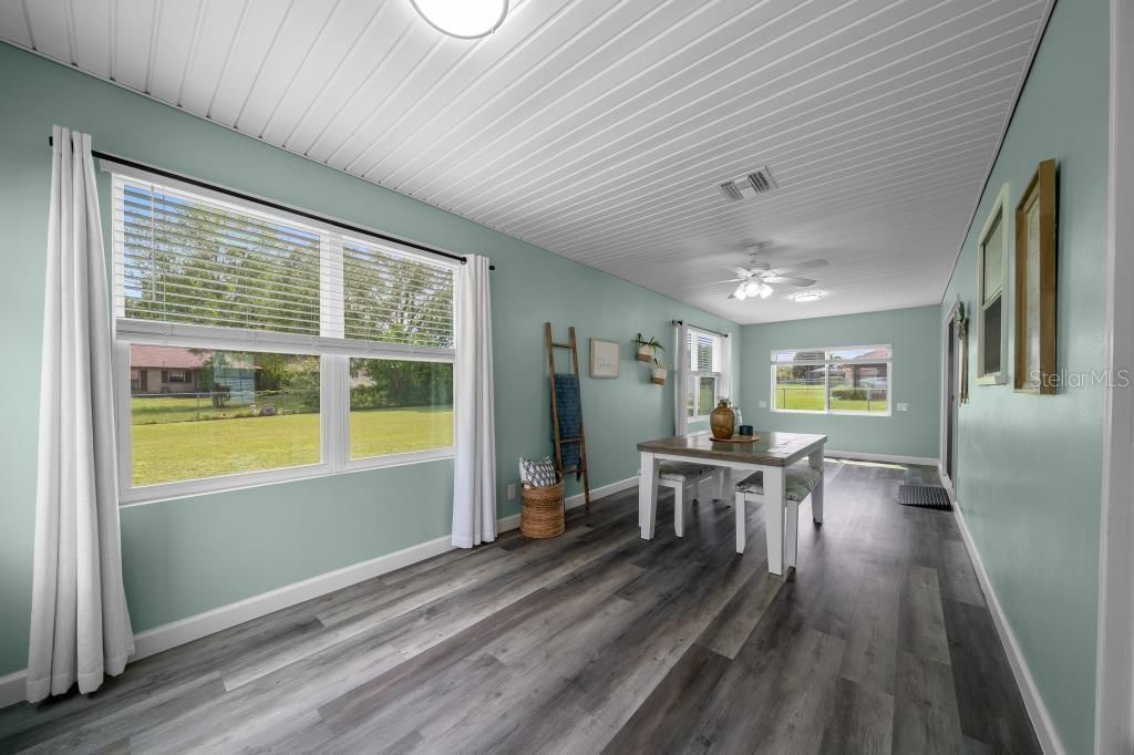 For Sale: $229,900 (3 beds, 2 baths, 1524 Square Feet)