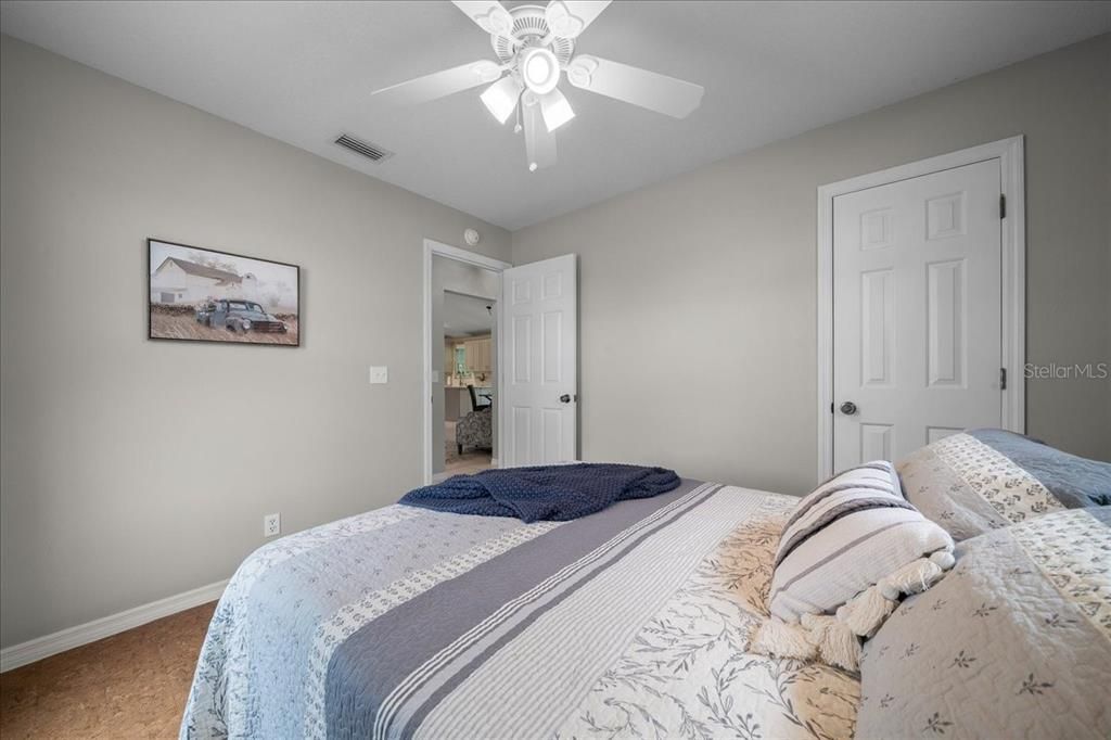 For Sale: $229,900 (3 beds, 2 baths, 1524 Square Feet)