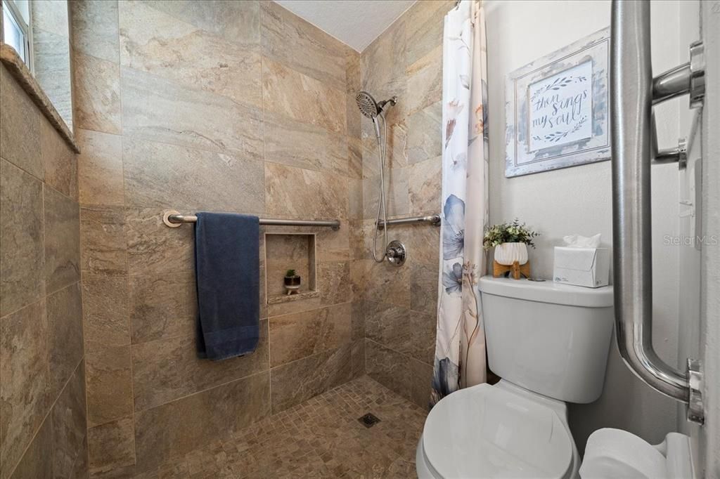 For Sale: $229,900 (3 beds, 2 baths, 1524 Square Feet)