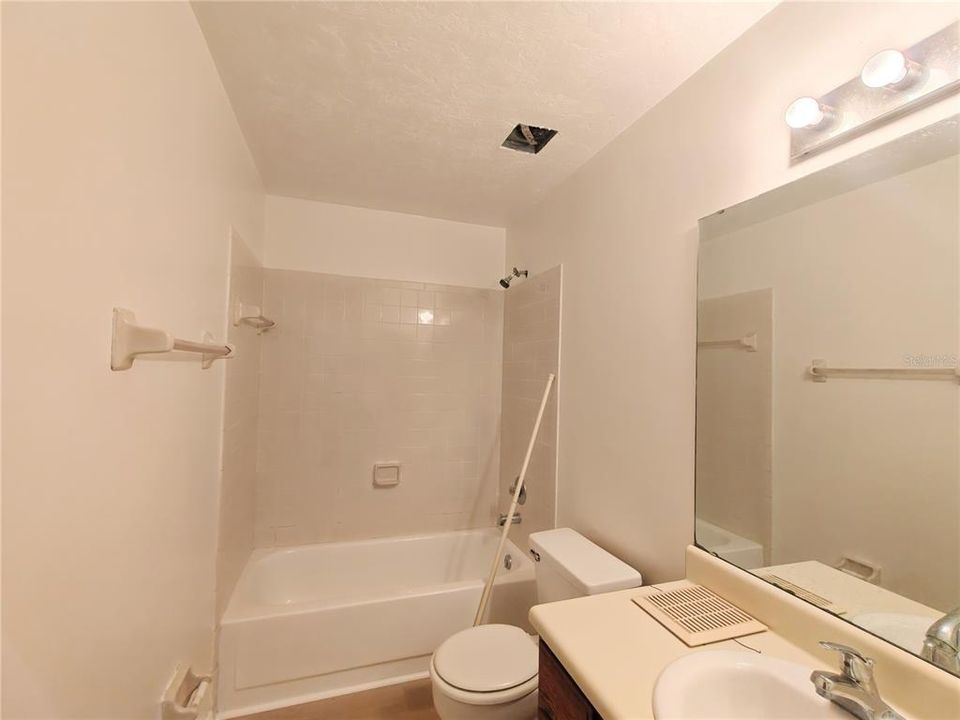 В аренду: $1,800 (3 спален, 2 ванн, 1616 Квадратных фут)