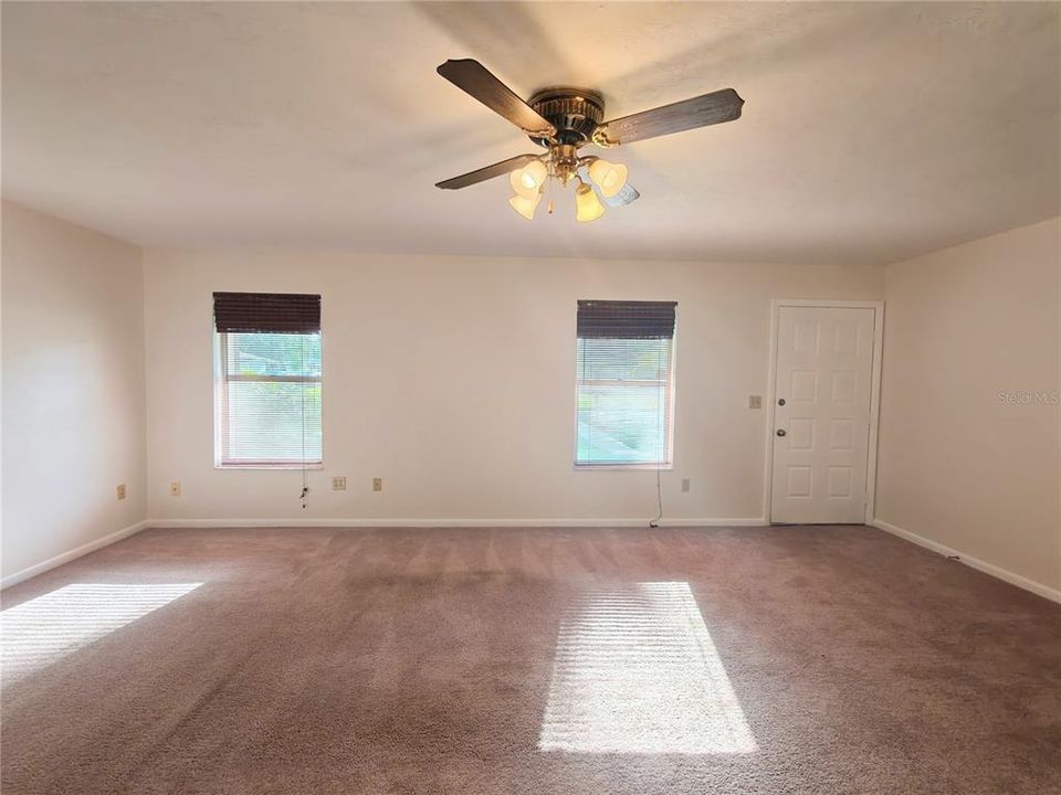 В аренду: $1,800 (3 спален, 2 ванн, 1616 Квадратных фут)