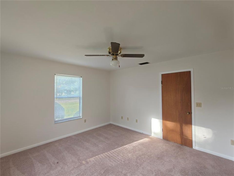 В аренду: $1,800 (3 спален, 2 ванн, 1616 Квадратных фут)