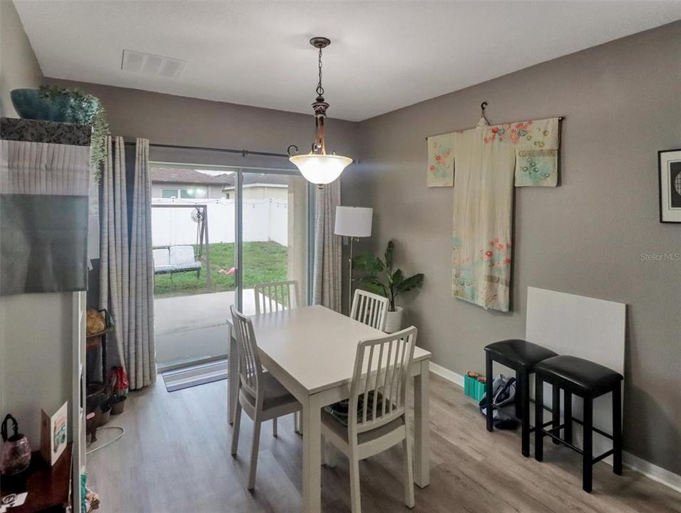 For Sale: $310,000 (3 beds, 2 baths, 1435 Square Feet)