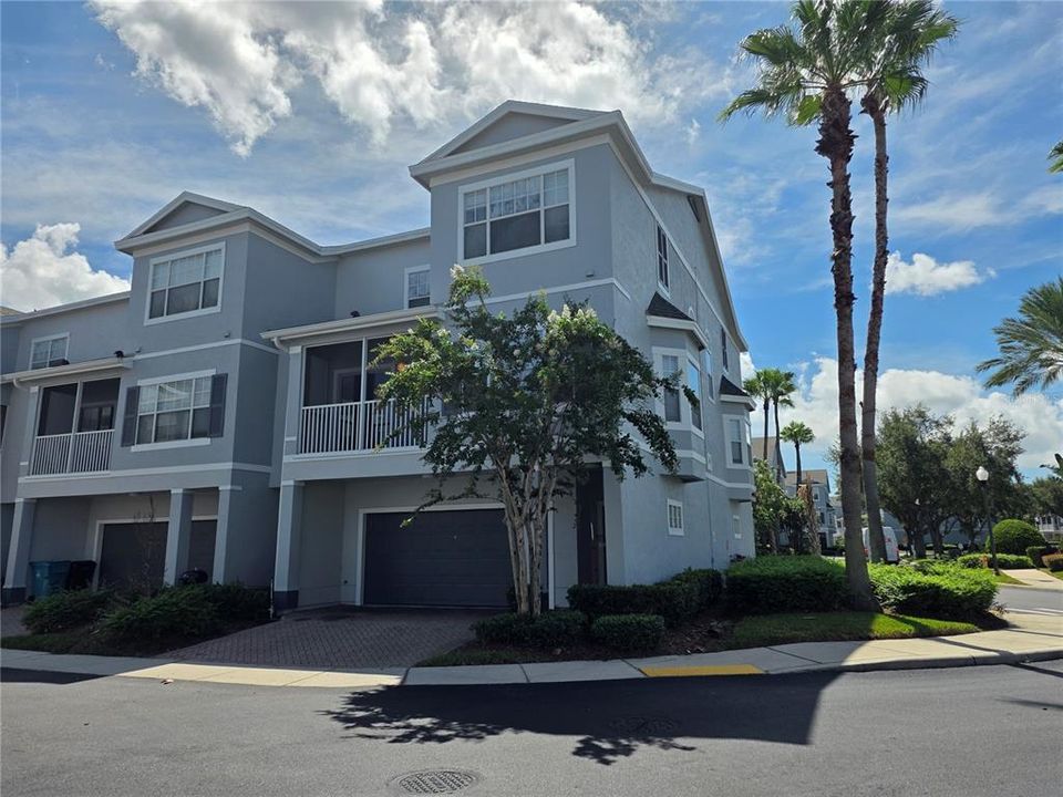 For Rent: $2,200 (3 beds, 2 baths, 1465 Square Feet)