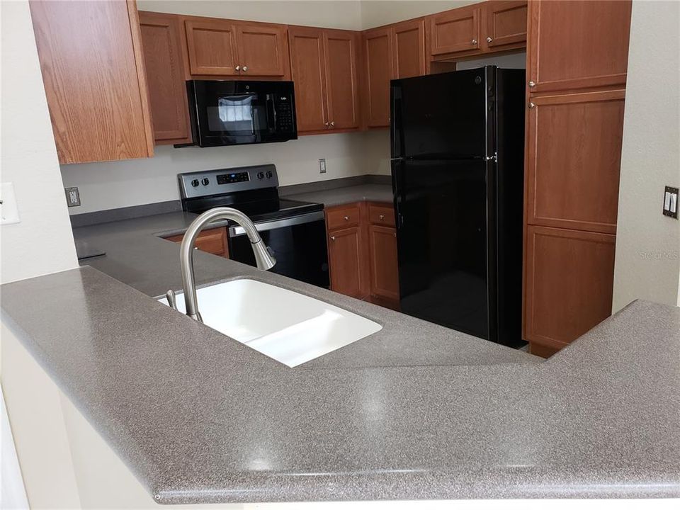 For Rent: $2,200 (3 beds, 2 baths, 1465 Square Feet)