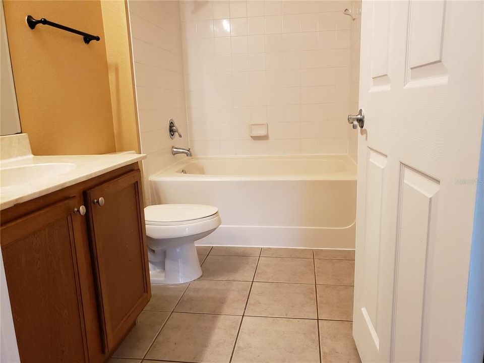 For Rent: $2,200 (3 beds, 2 baths, 1465 Square Feet)
