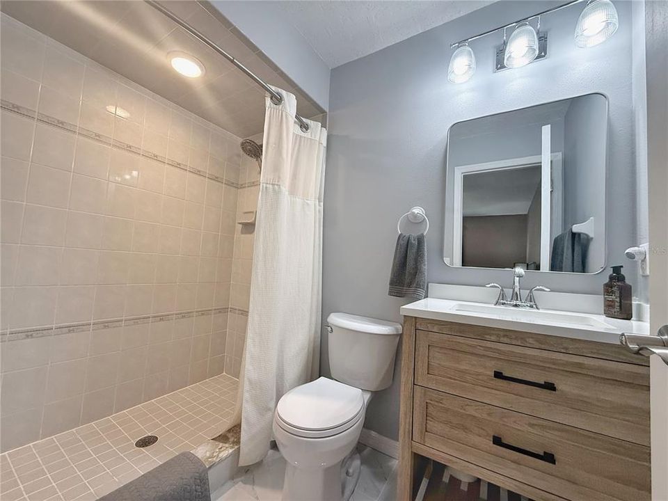 En Venta: $749,900 (3 camas, 2 baños, 2740 Pies cuadrados)