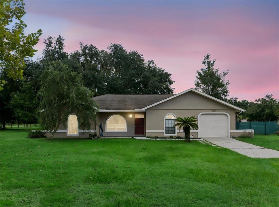 En Venta: $749,900 (3 camas, 2 baños, 2740 Pies cuadrados)