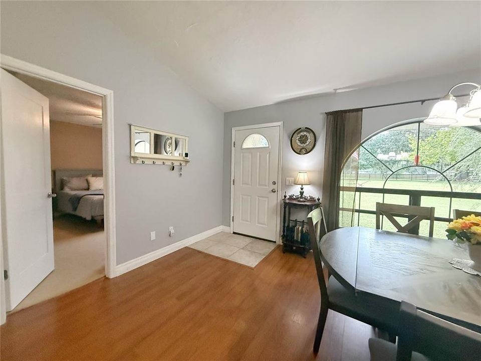 En Venta: $749,900 (3 camas, 2 baños, 2740 Pies cuadrados)