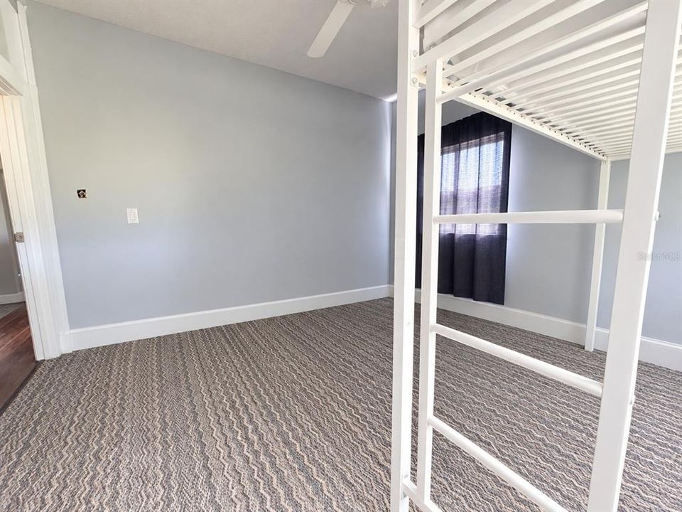 En Venta: $749,900 (3 camas, 2 baños, 2740 Pies cuadrados)
