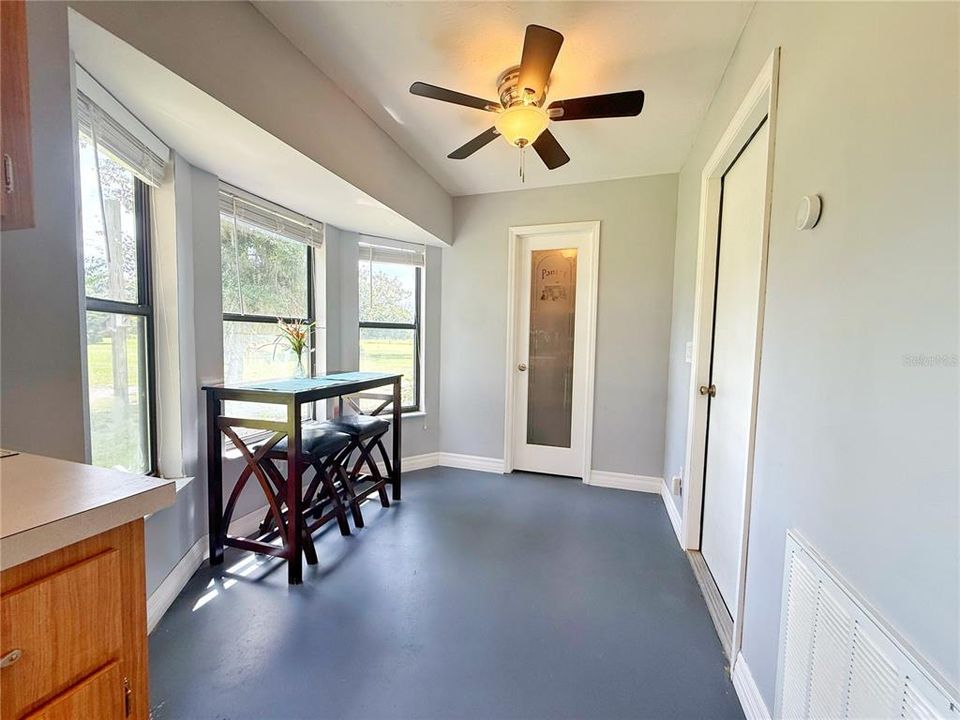En Venta: $749,900 (3 camas, 2 baños, 2740 Pies cuadrados)