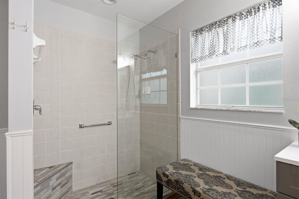 En Venta: $389,000 (3 camas, 2 baños, 1958 Pies cuadrados)