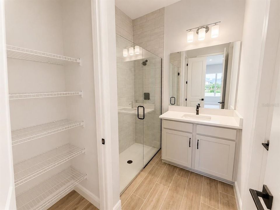 В аренду: $4,500 (4 спален, 3 ванн, 3412 Квадратных фут)