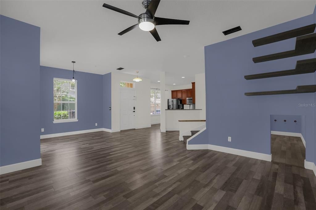 For Rent: $2,300 (3 beds, 2 baths, 1595 Square Feet)