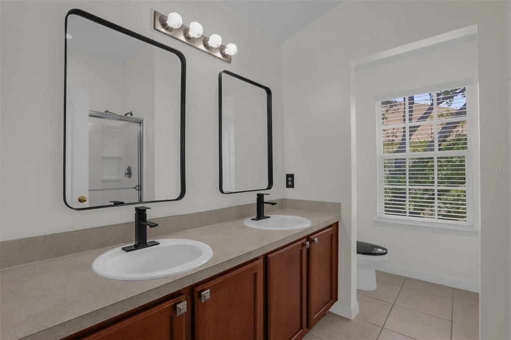 For Rent: $2,300 (3 beds, 2 baths, 1595 Square Feet)