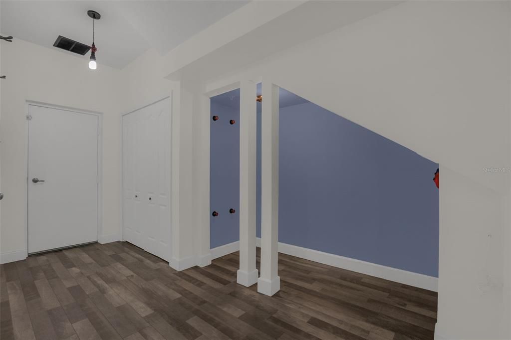 For Rent: $2,300 (3 beds, 2 baths, 1595 Square Feet)