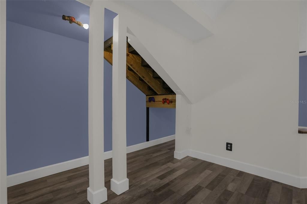 For Rent: $2,300 (3 beds, 2 baths, 1595 Square Feet)