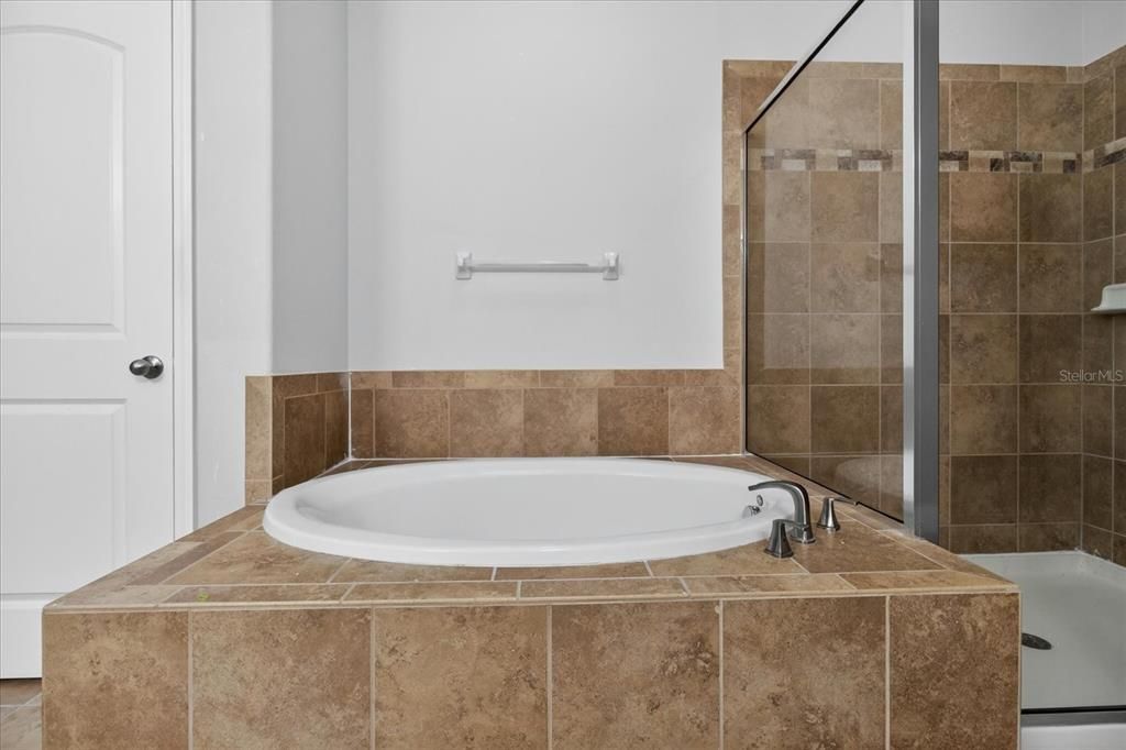 В аренду: $3,950 (5 спален, 3 ванн, 3440 Квадратных фут)