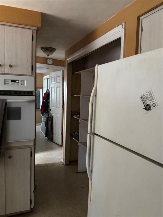 На продажу: $160,000 (2 спален, 1 ванн, 956 Квадратных фут)