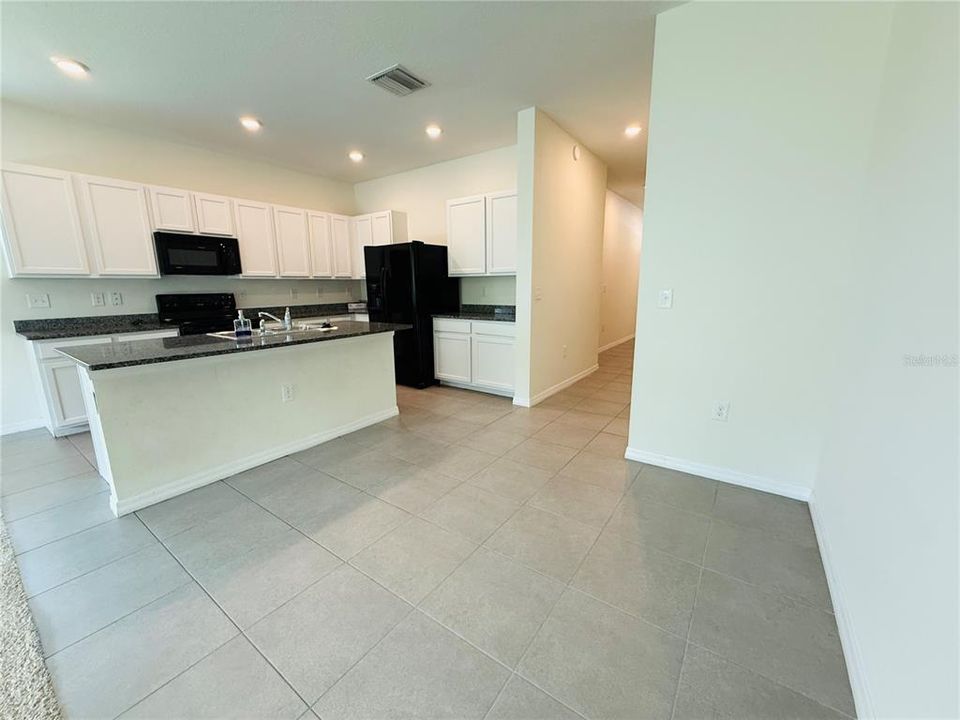 В аренду: $2,450 (3 спален, 2 ванн, 1758 Квадратных фут)