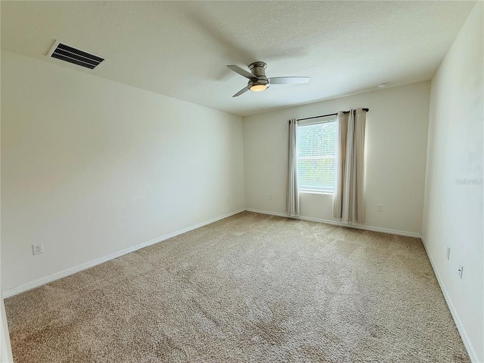 В аренду: $2,450 (3 спален, 2 ванн, 1758 Квадратных фут)
