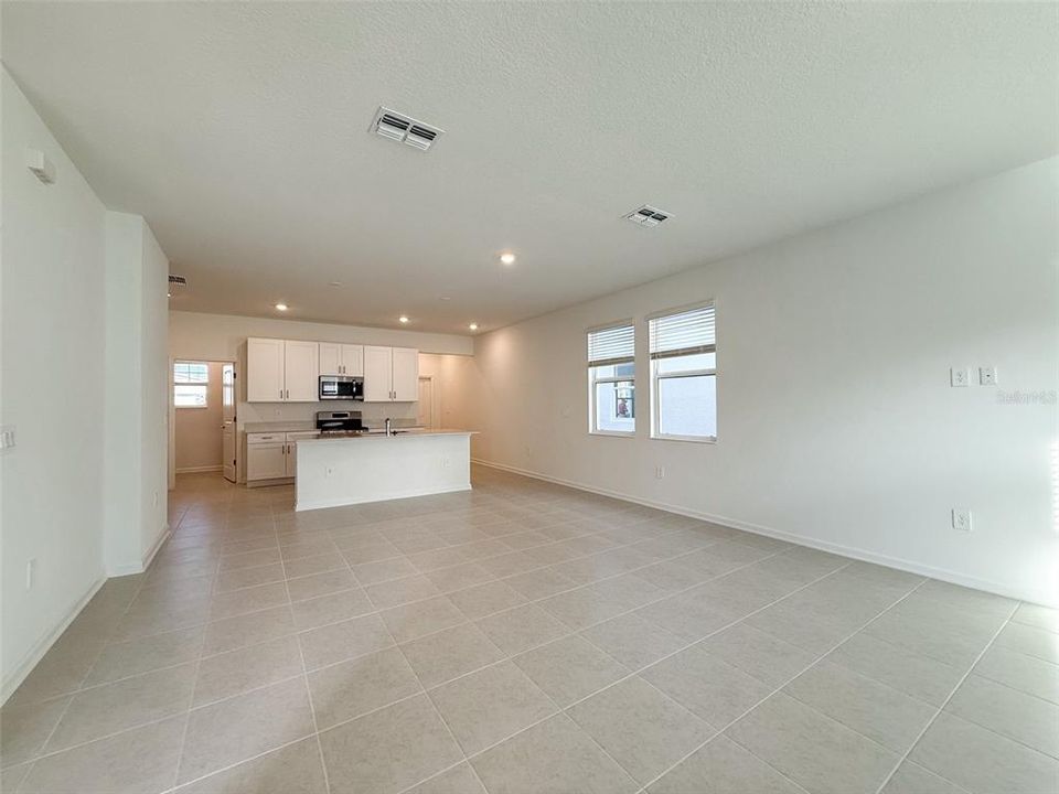 En Renta: $2,450 (3 camas, 2 baños, 1795 Pies cuadrados)