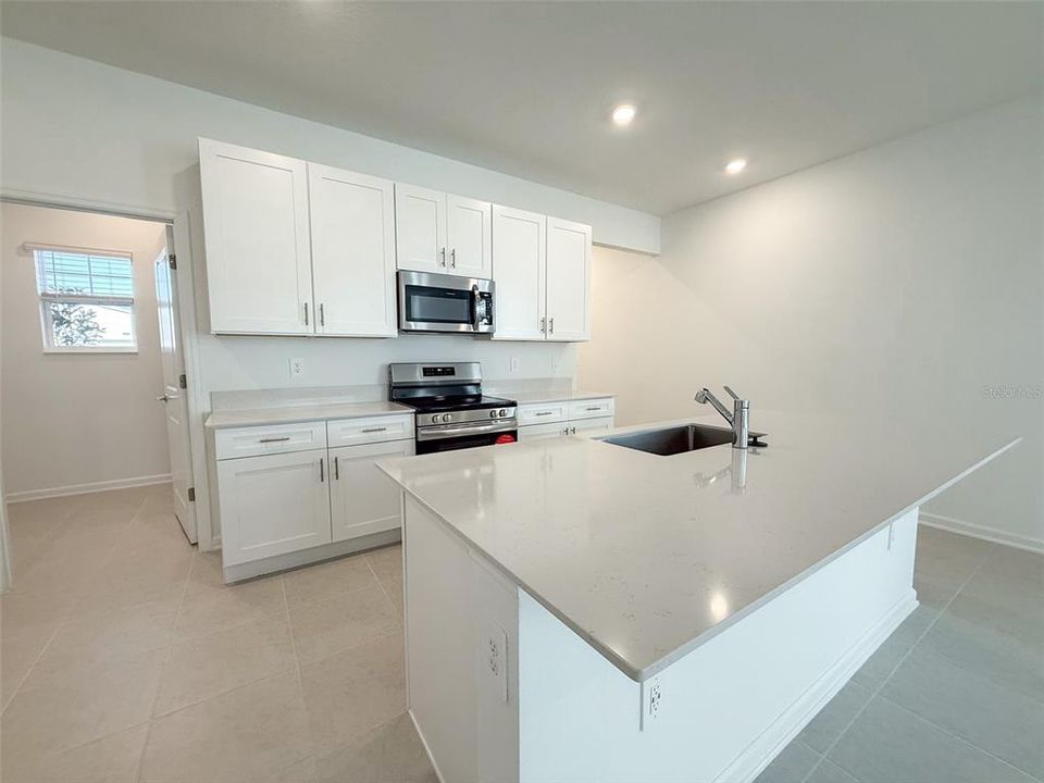 En Renta: $2,450 (3 camas, 2 baños, 1795 Pies cuadrados)