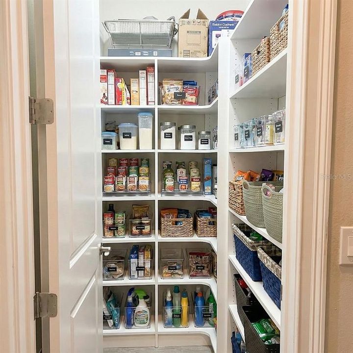 В аренду: $6,800 (5 спален, 5 ванн, 4972 Квадратных фут)