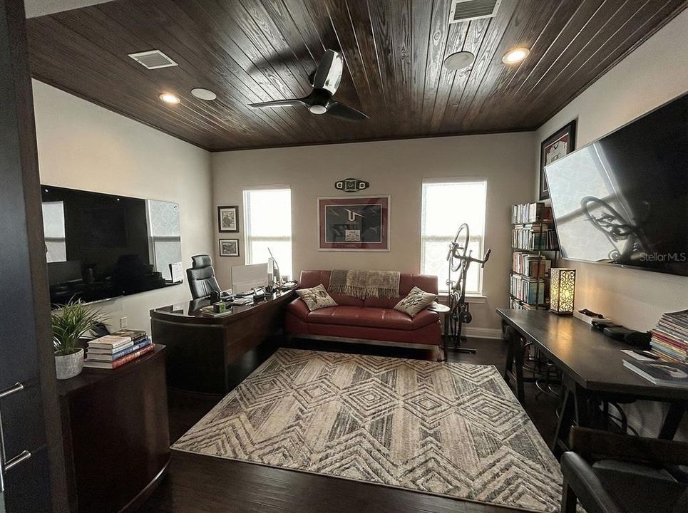 В аренду: $6,800 (5 спален, 5 ванн, 4972 Квадратных фут)