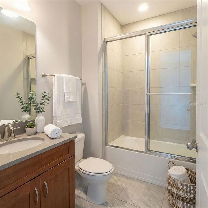 В аренду: $6,800 (5 спален, 5 ванн, 4972 Квадратных фут)