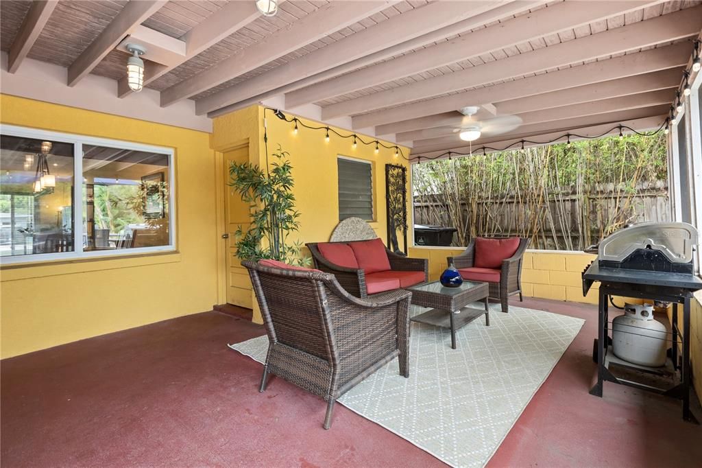 Activo con contrato: $579,000 (4 camas, 3 baños, 1712 Pies cuadrados)