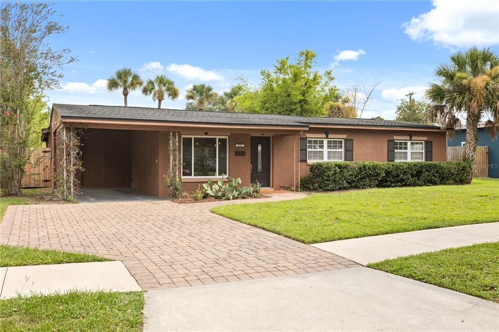 Activo con contrato: $579,000 (4 camas, 3 baños, 1712 Pies cuadrados)
