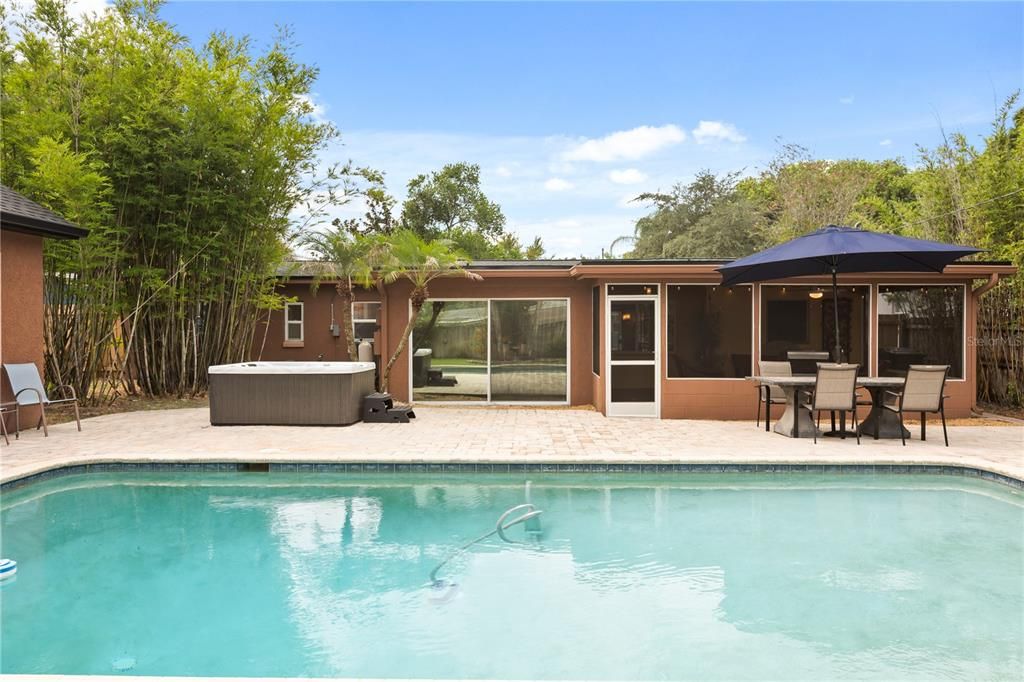 Activo con contrato: $579,000 (4 camas, 3 baños, 1712 Pies cuadrados)