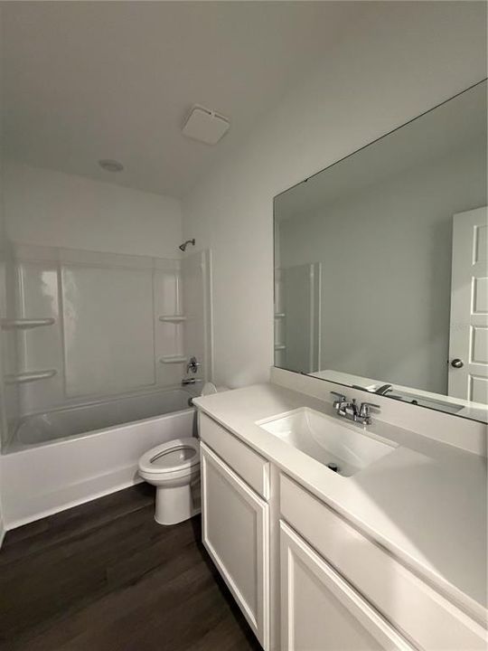 В аренду: $2,200 (3 спален, 2 ванн, 1673 Квадратных фут)