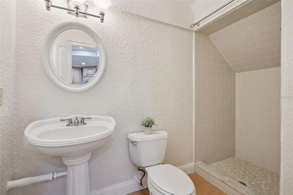 For Sale: $249,000 (2 beds, 3 baths, 1328 Square Feet)
