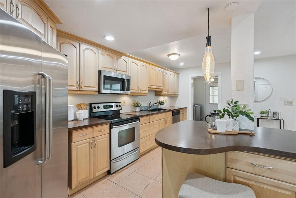 For Sale: $249,000 (2 beds, 3 baths, 1328 Square Feet)