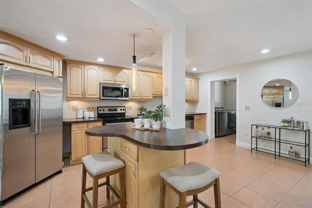 For Sale: $249,000 (2 beds, 3 baths, 1328 Square Feet)