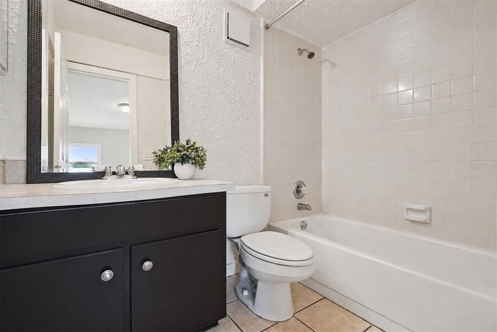 For Sale: $249,000 (2 beds, 3 baths, 1328 Square Feet)