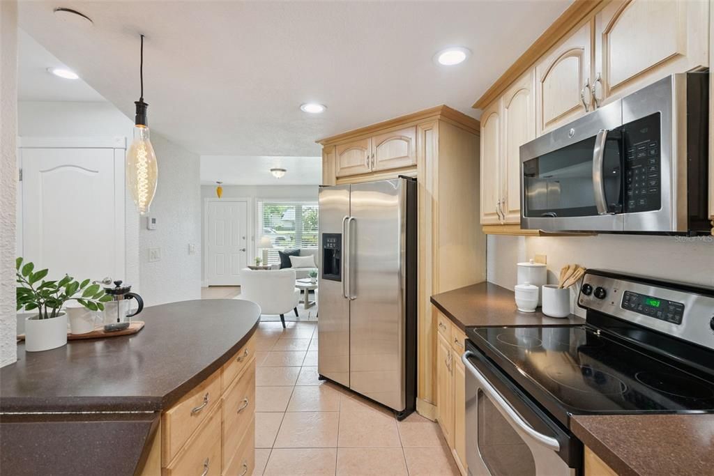 For Sale: $249,000 (2 beds, 3 baths, 1328 Square Feet)