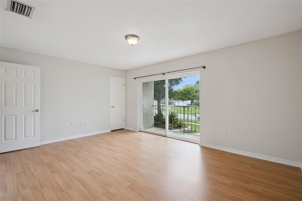 For Sale: $249,000 (2 beds, 3 baths, 1328 Square Feet)