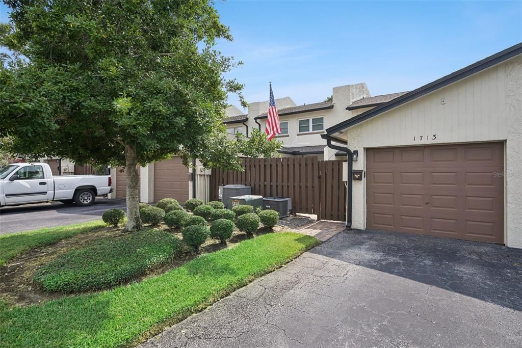 For Sale: $249,000 (2 beds, 3 baths, 1328 Square Feet)