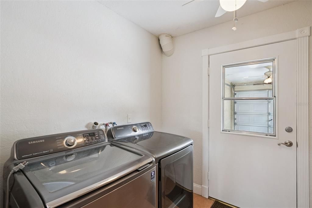 For Sale: $249,000 (2 beds, 3 baths, 1328 Square Feet)