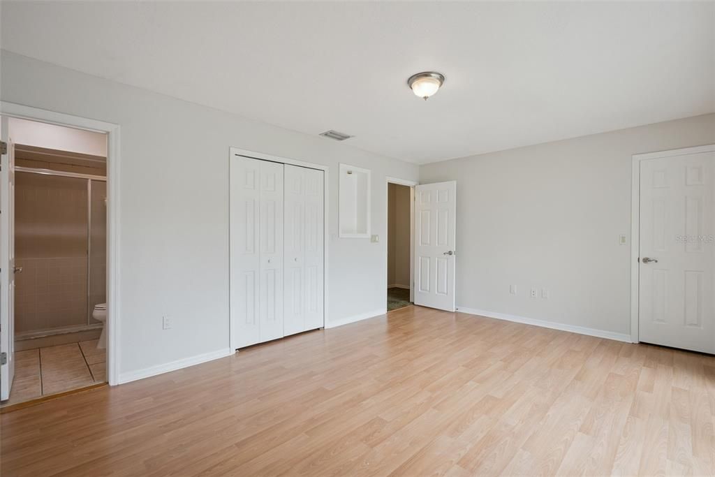 For Sale: $249,000 (2 beds, 3 baths, 1328 Square Feet)