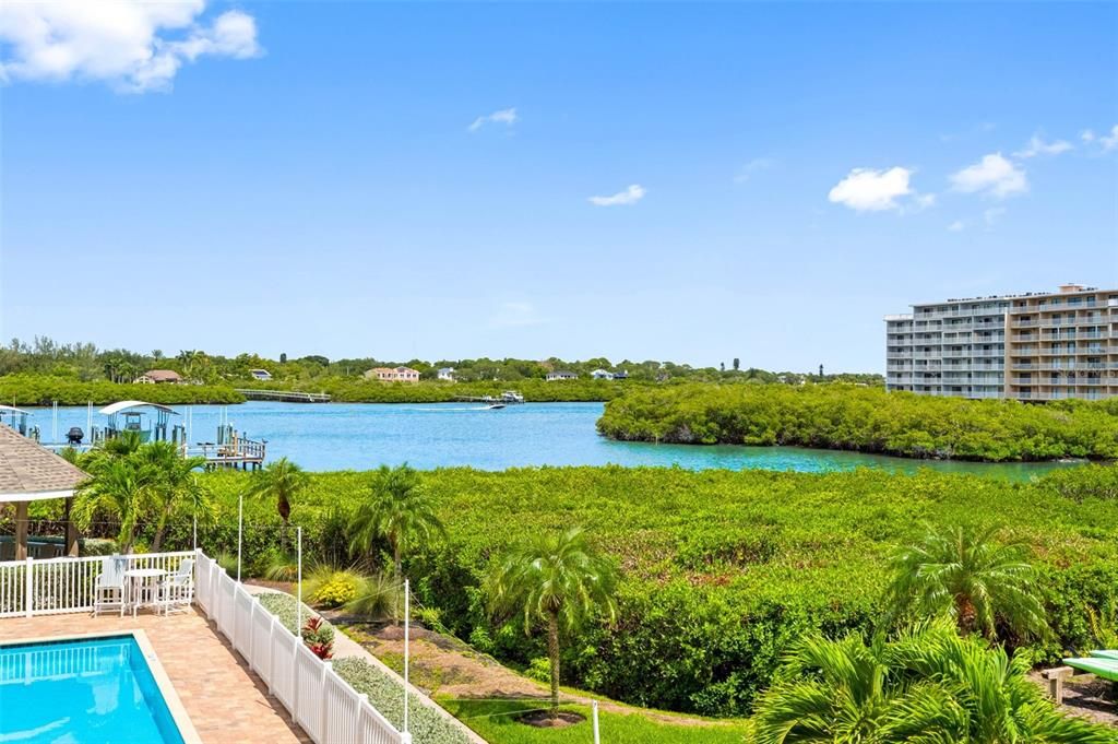 En Venta: $933,888 (3 camas, 2 baños, 1560 Pies cuadrados)